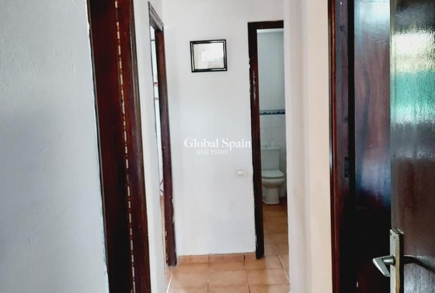 Wederverkoop - VILLA -
ORIHUELA COSTA - Punta Prima