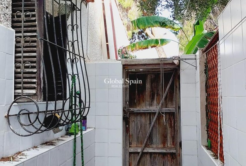 Wederverkoop - VILLA -
ORIHUELA COSTA - Punta Prima