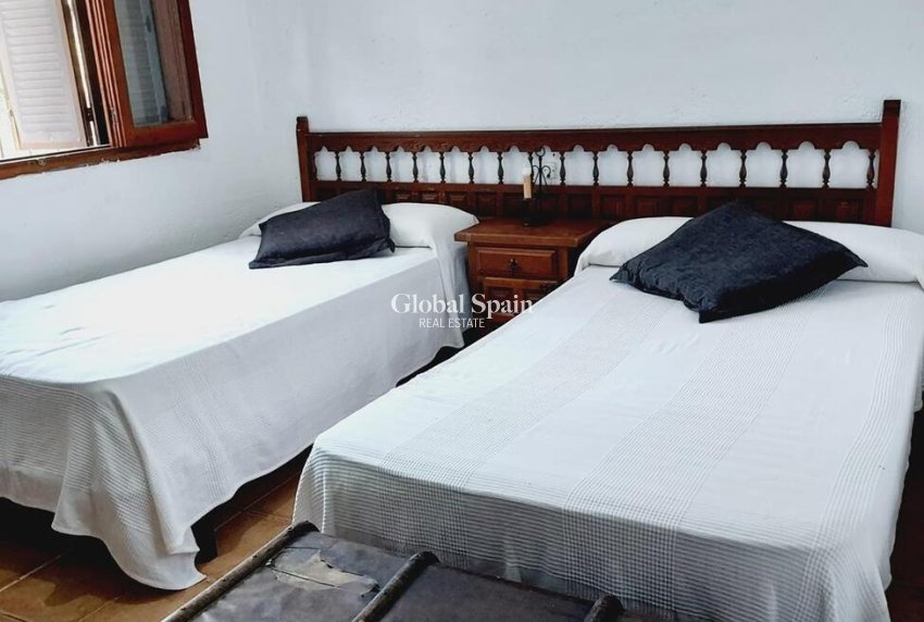 Wederverkoop - VILLA -
ORIHUELA COSTA - Punta Prima