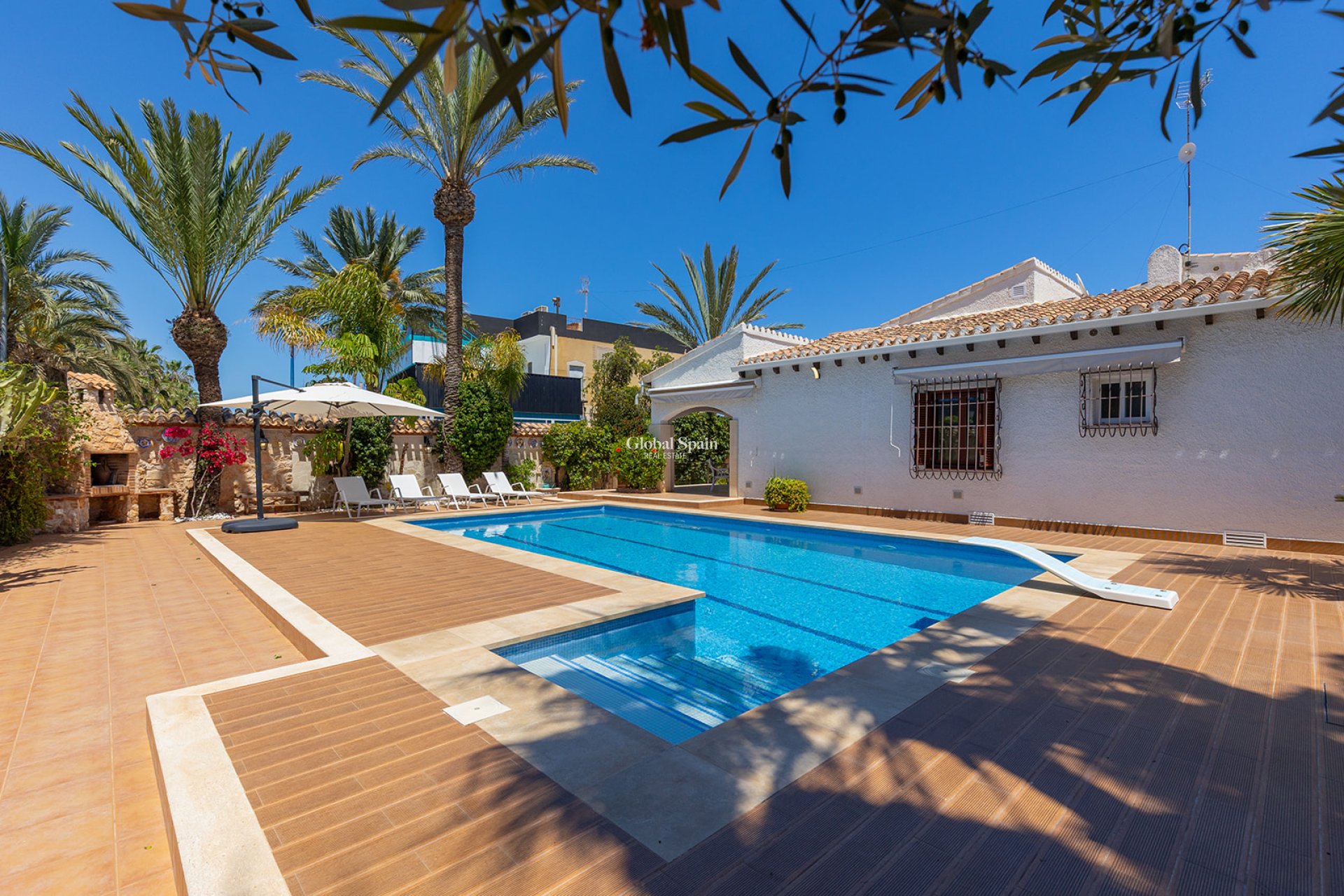 Wederverkoop - Villa -
ORIHUELA COSTA - Punta Prima