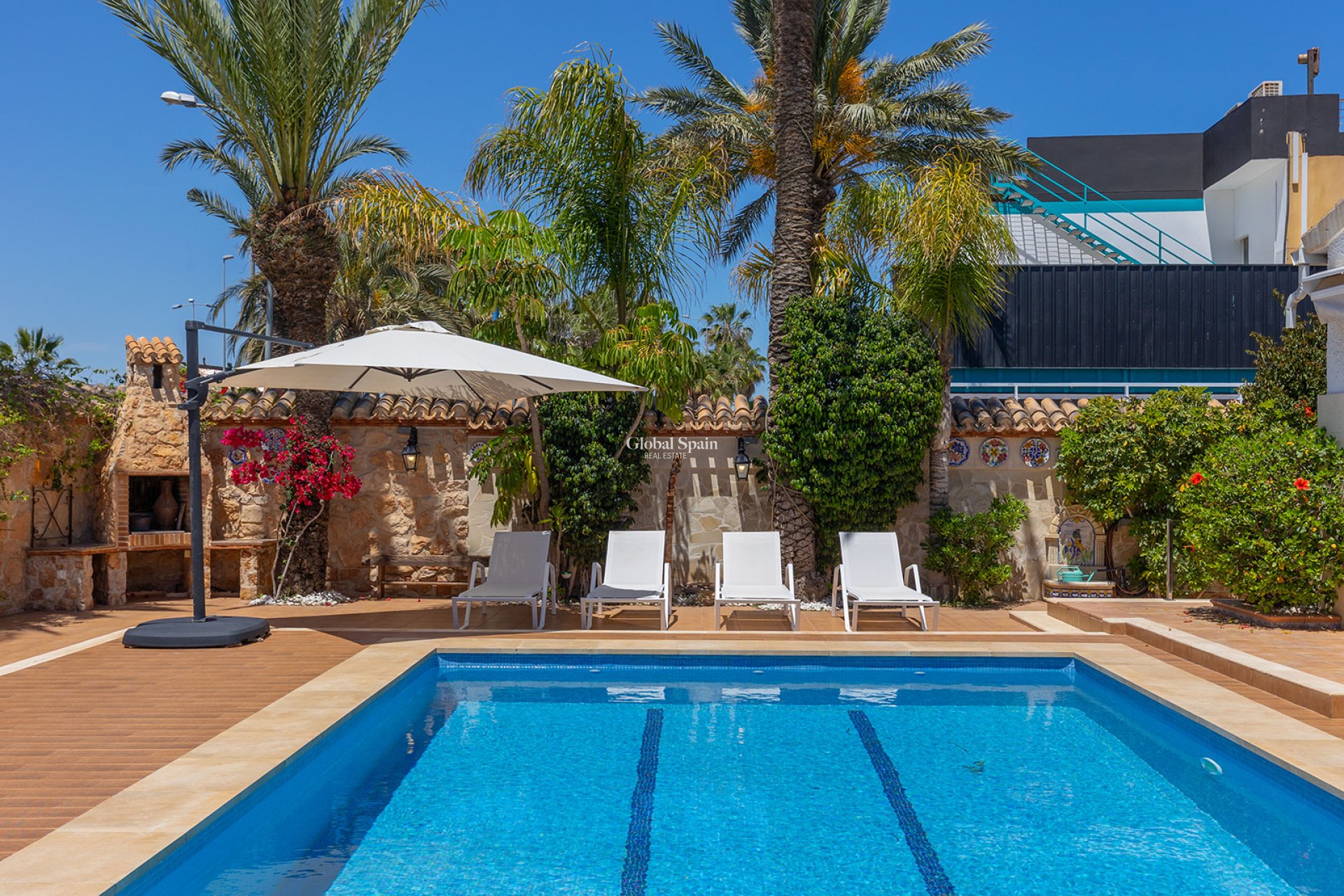 Wederverkoop - Villa -
ORIHUELA COSTA - Punta Prima