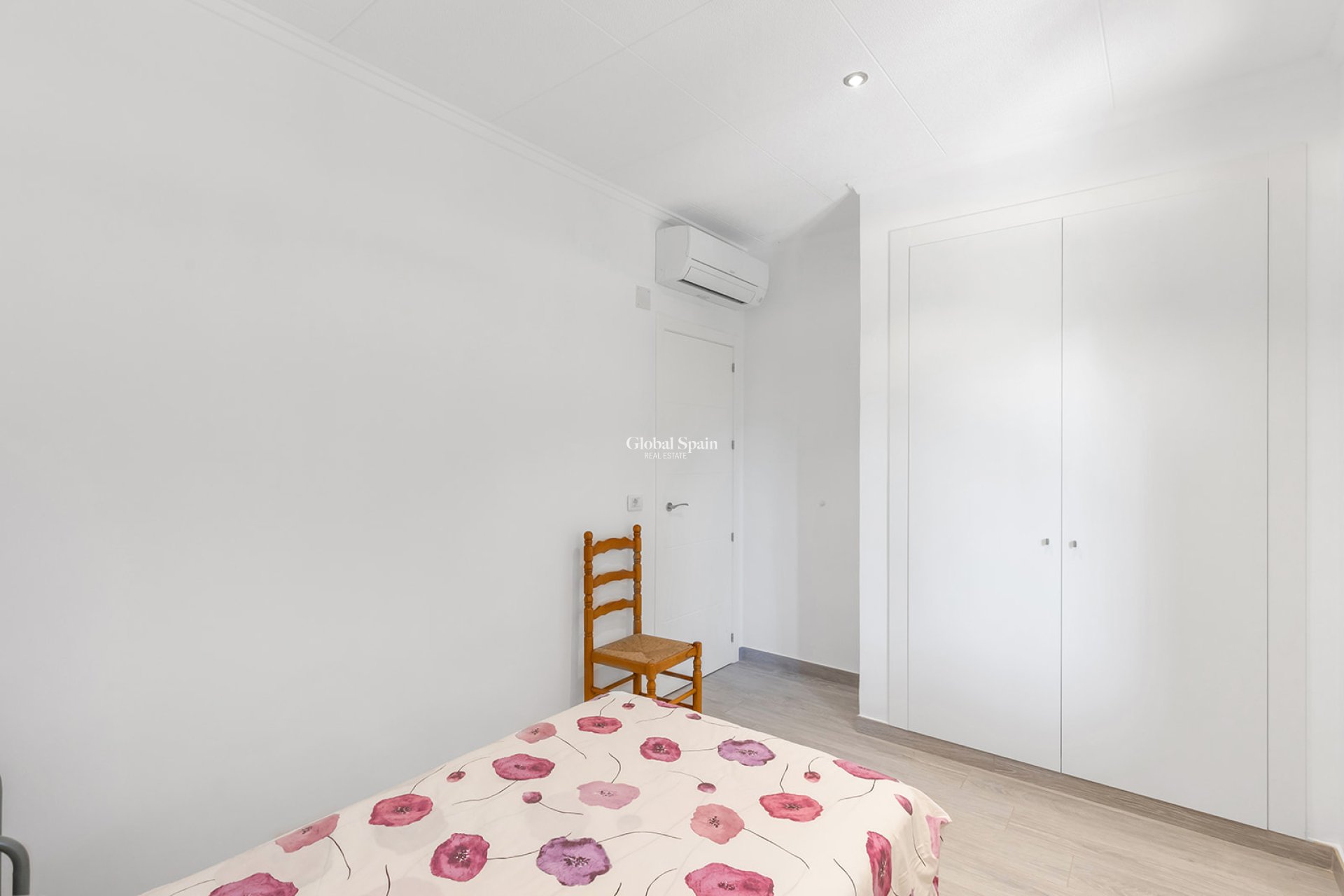 Wederverkoop - Villa -
ORIHUELA COSTA - Punta Prima