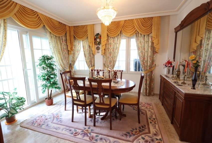 Wederverkoop - Villa -
ORIHUELA COSTA - Villamartín-Las Filipinas