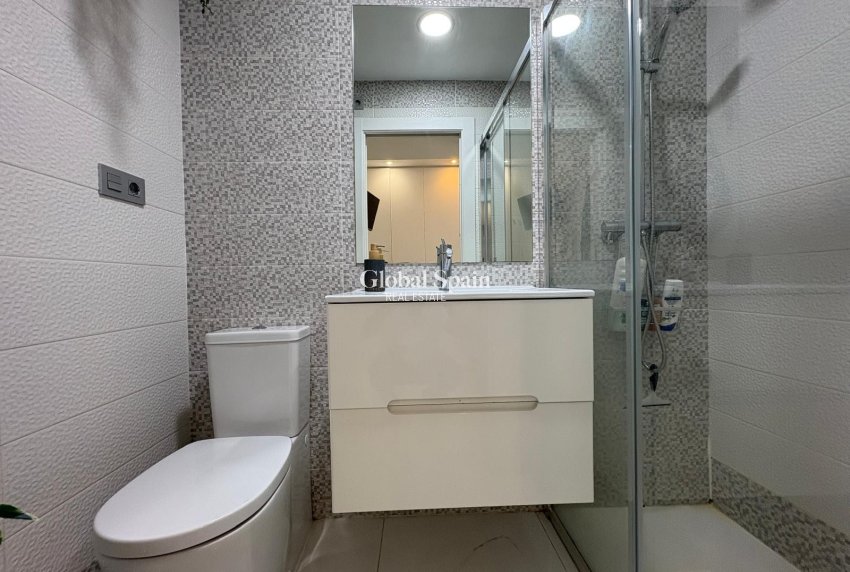 Wederverkoop - Villa -
ORIHUELA COSTA - VILLAMARTÍN