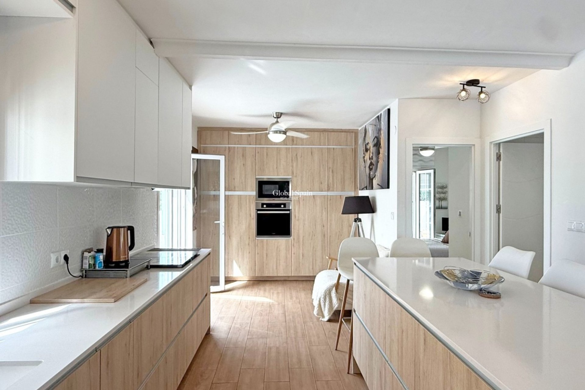 Wederverkoop - Villa -
ORIHUELA COSTA - VILLAMARTÍN