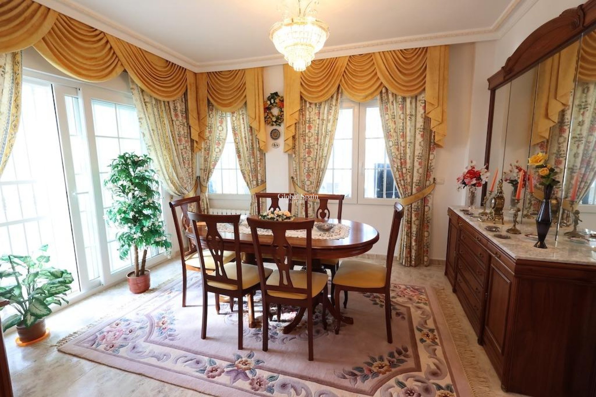 Wederverkoop - Villa -
ORIHUELA COSTA - VILLAMARTÍN