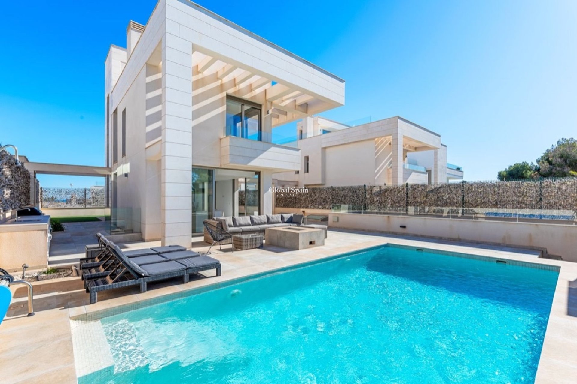 Wederverkoop - Villa -
ORIHUELA COSTA - VILLAMARTÍN