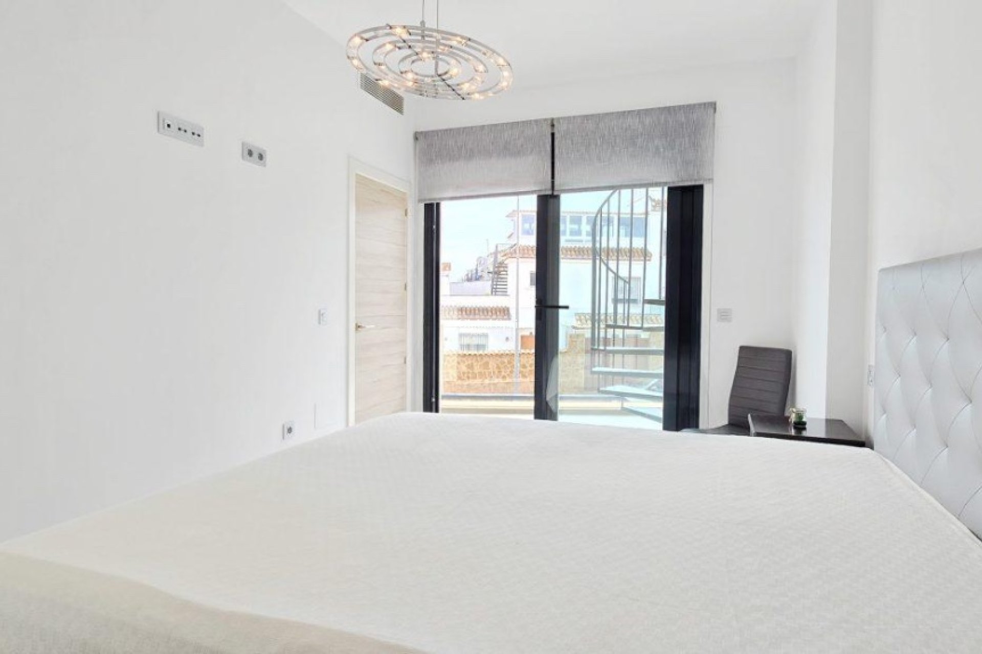 Wederverkoop - Villa -
ORIHUELA COSTA - VILLAMARTÍN