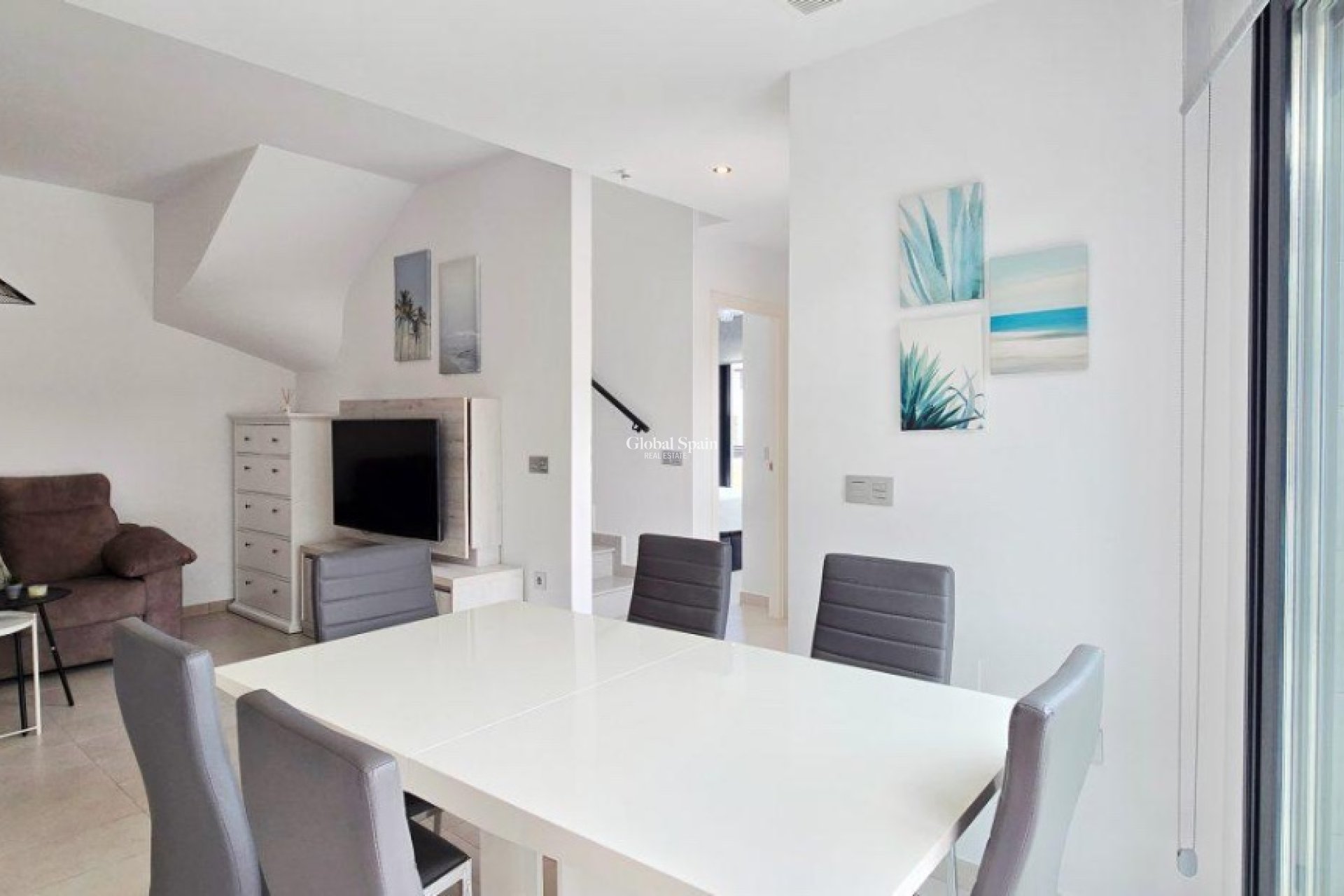 Wederverkoop - Villa -
ORIHUELA COSTA - VILLAMARTÍN