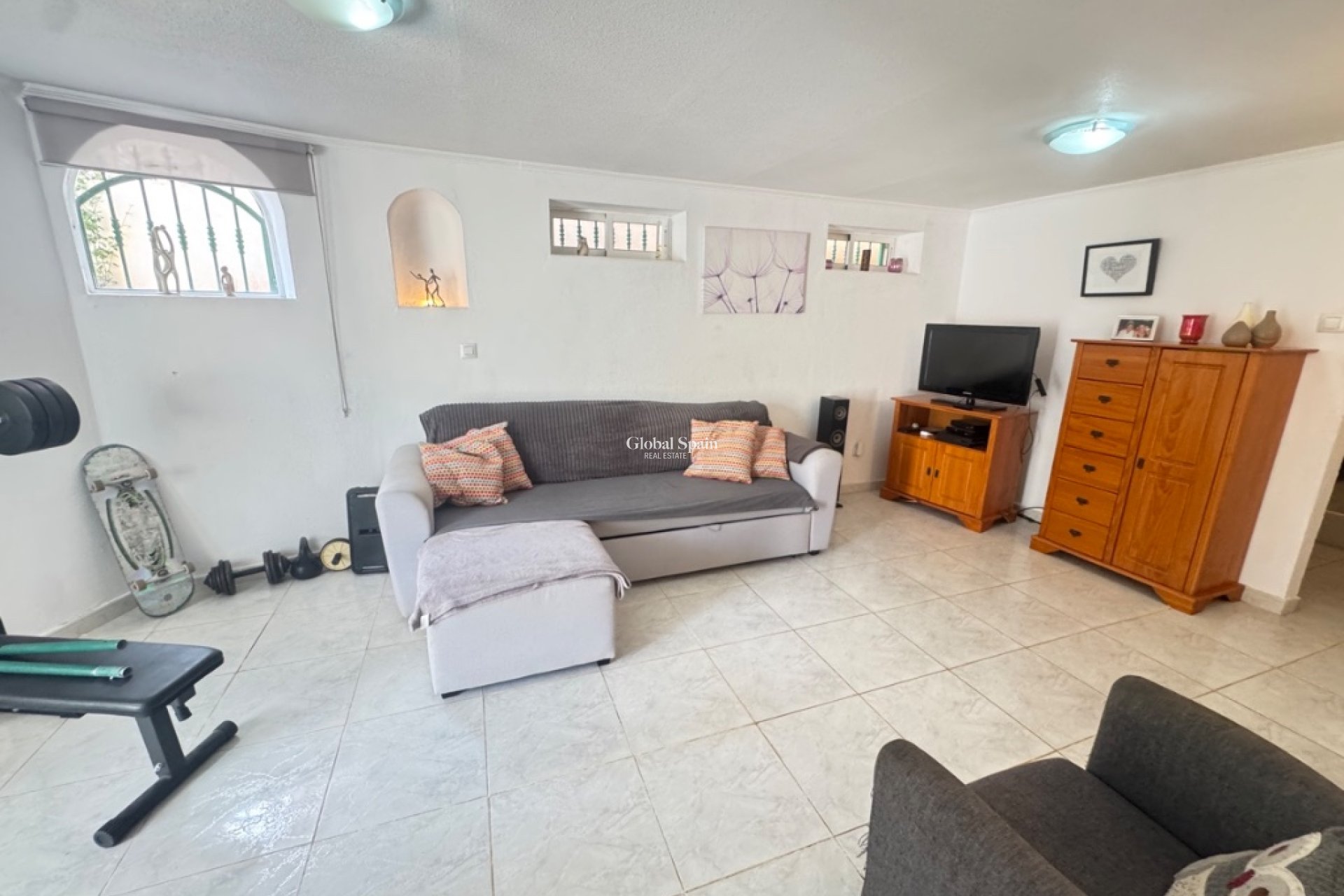 Wederverkoop - Villa -
ORIHUELA COSTA - VILLAMARTÍN