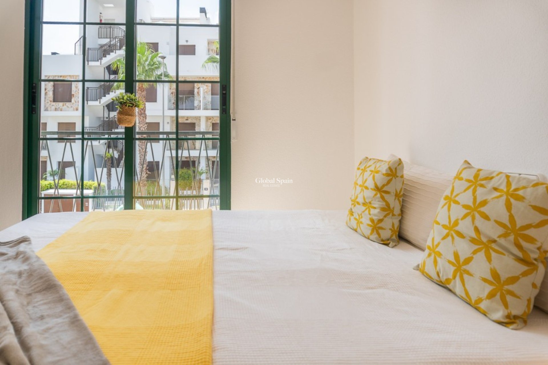 Wederverkoop - Villa -
ORIHUELA COSTA - VILLAMARTÍN