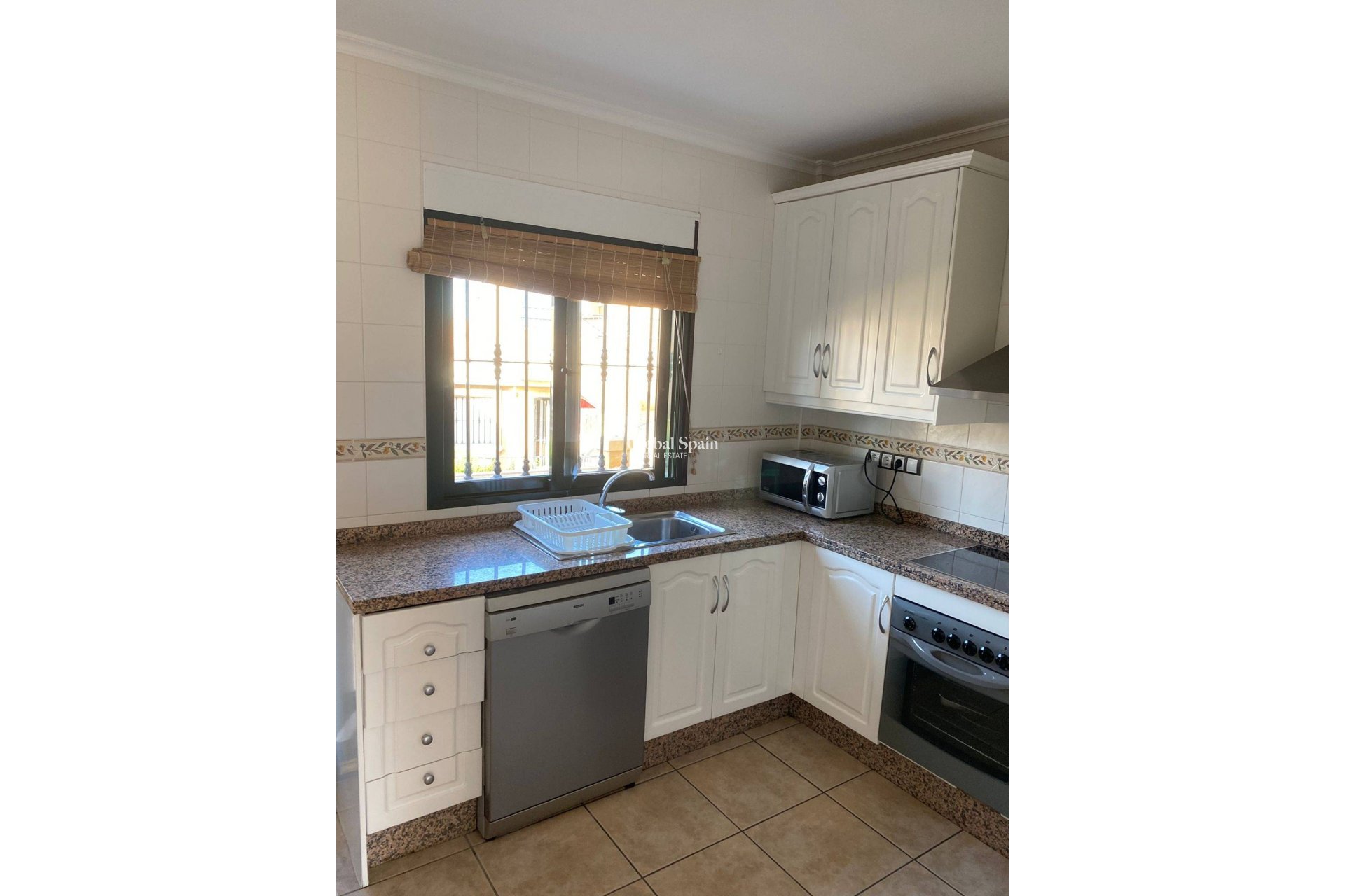 Wederverkoop - VILLA -
ORIHUELA COSTA - VILLAMARTÍN