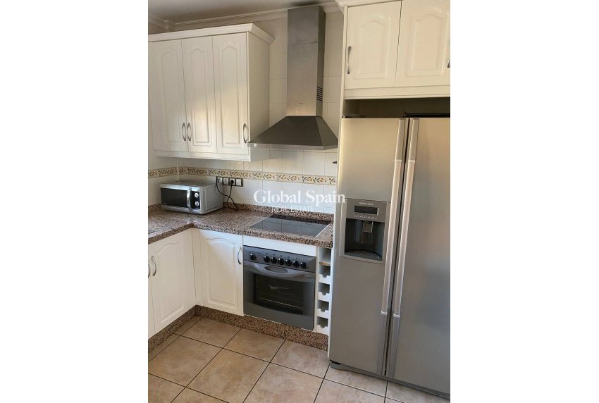 Wederverkoop - VILLA -
ORIHUELA COSTA - VILLAMARTÍN