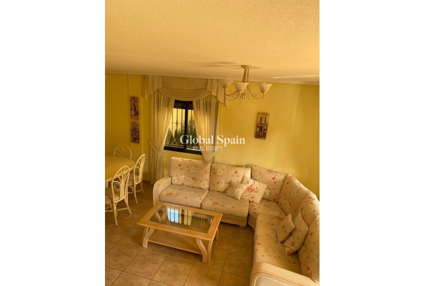 Wederverkoop - VILLA -
ORIHUELA COSTA - VILLAMARTÍN