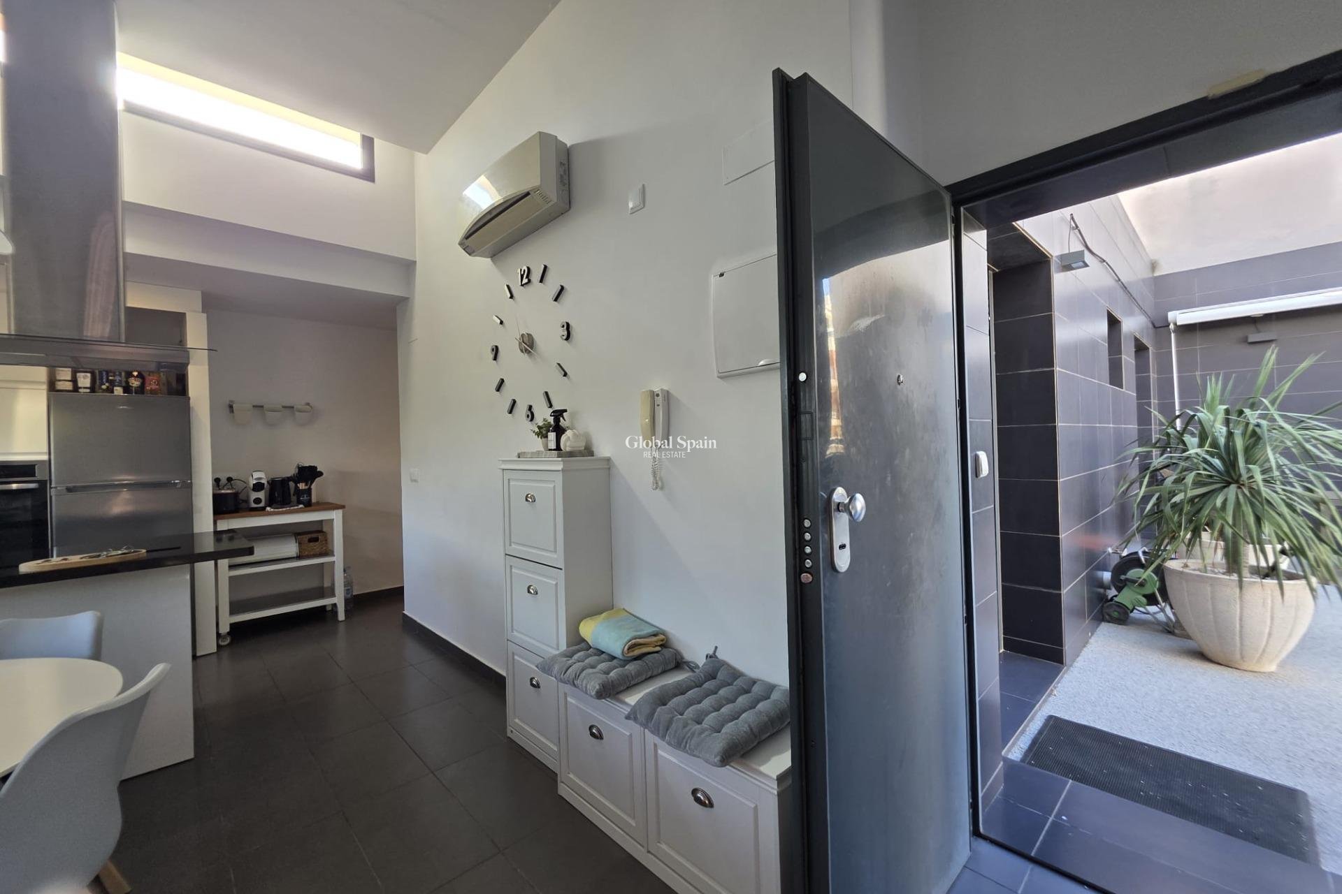 Wederverkoop - VILLA -
ORIHUELA COSTA - VILLAMARTÍN