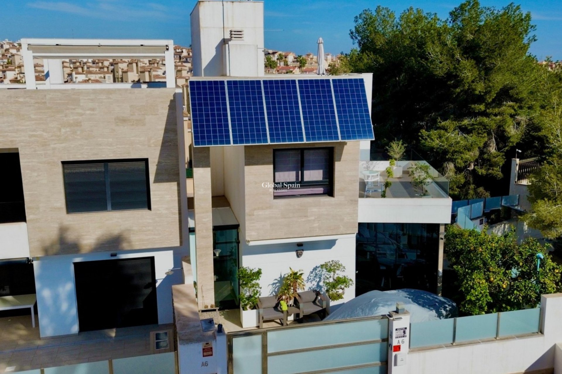 Wederverkoop - VILLA -
ORIHUELA COSTA - VILLAMARTÍN