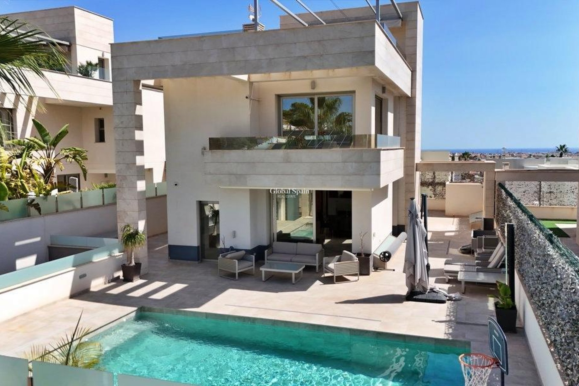 Wederverkoop - VILLA -
ORIHUELA COSTA - VILLAMARTÍN