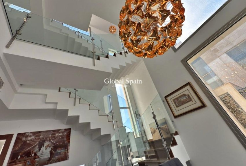 Wederverkoop - VILLA -
ORIHUELA COSTA - VILLAMARTÍN