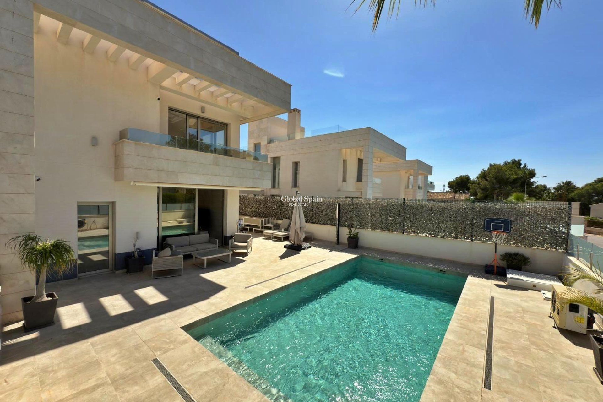 Wederverkoop - VILLA -
ORIHUELA COSTA - VILLAMARTÍN