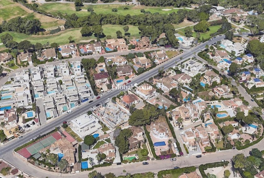 Wederverkoop - VILLA -
ORIHUELA COSTA - VILLAMARTÍN