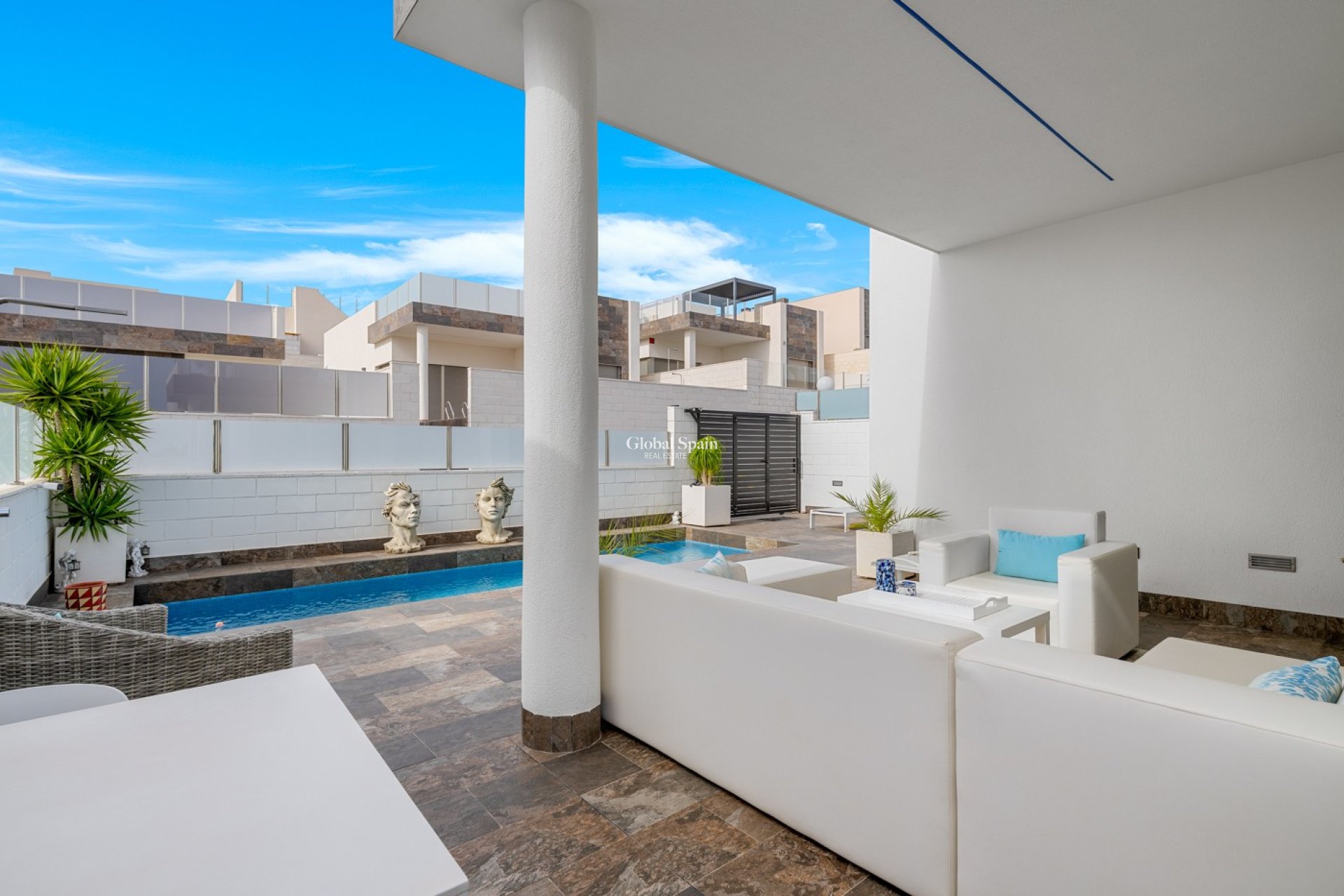 Wederverkoop - VILLA -
ORIHUELA COSTA - VILLAMARTÍN