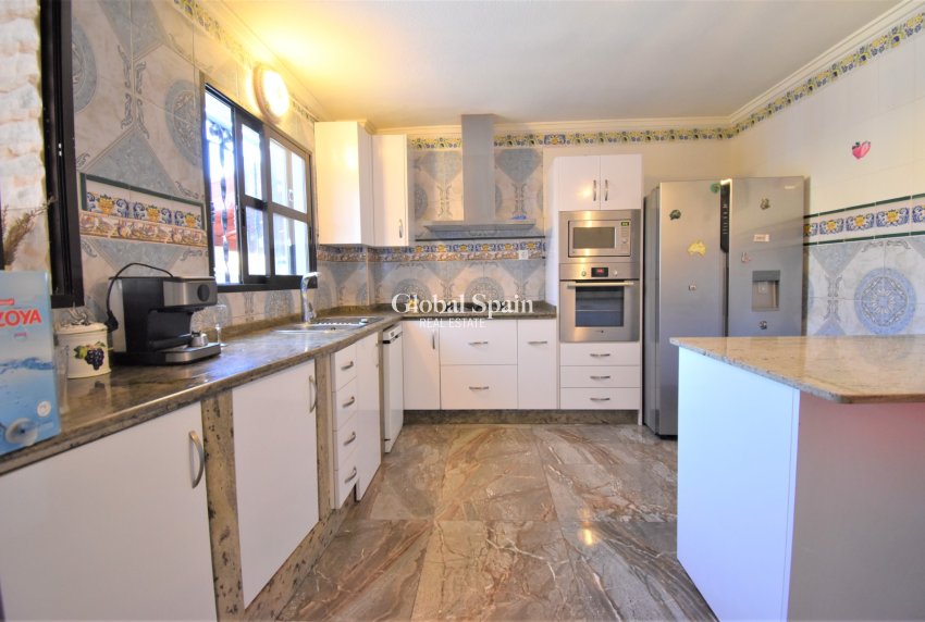 Wederverkoop - VILLA -
Orihuela Costa - Villamartin