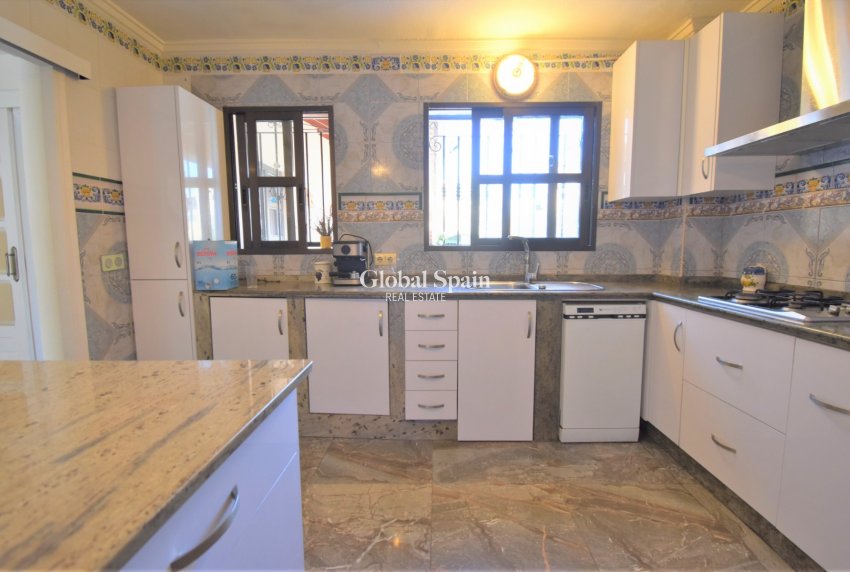 Wederverkoop - VILLA -
Orihuela Costa - Villamartin