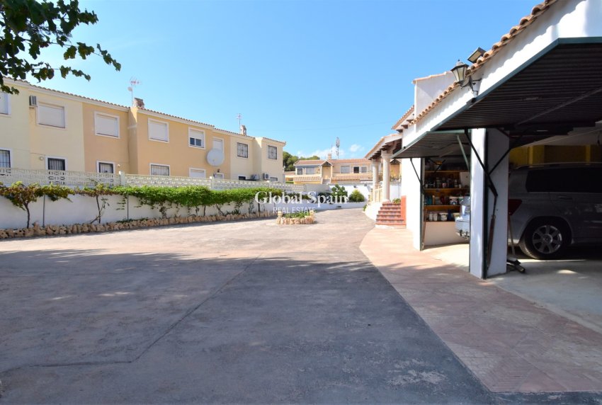 Wederverkoop - VILLA -
Orihuela Costa - Villamartin