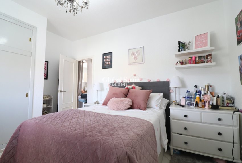 Wederverkoop - VILLA -
Orihuela Costa - Villamartin