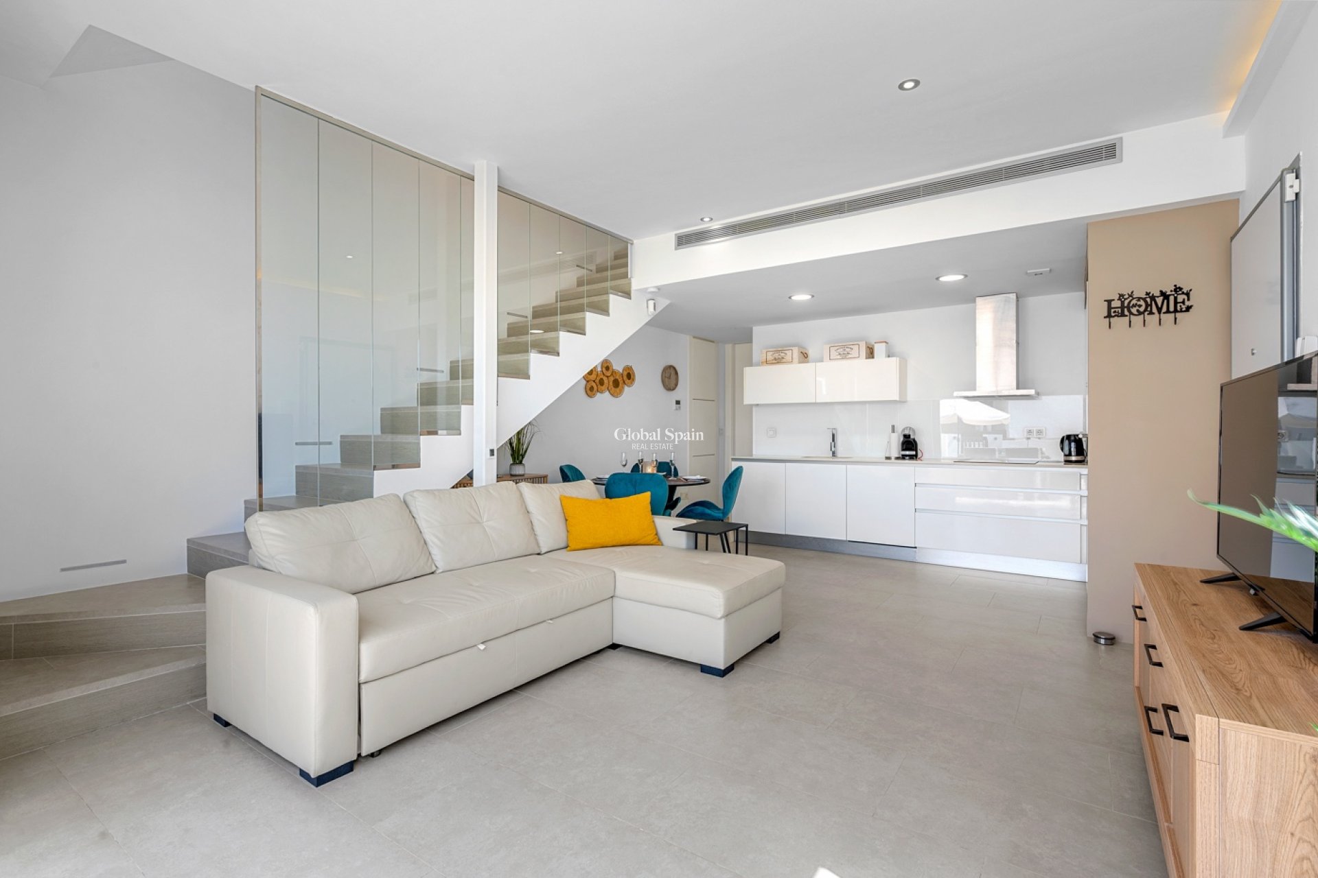 Wederverkoop - VILLA -
ORIHUELA COSTA - VILLAMARTÍN