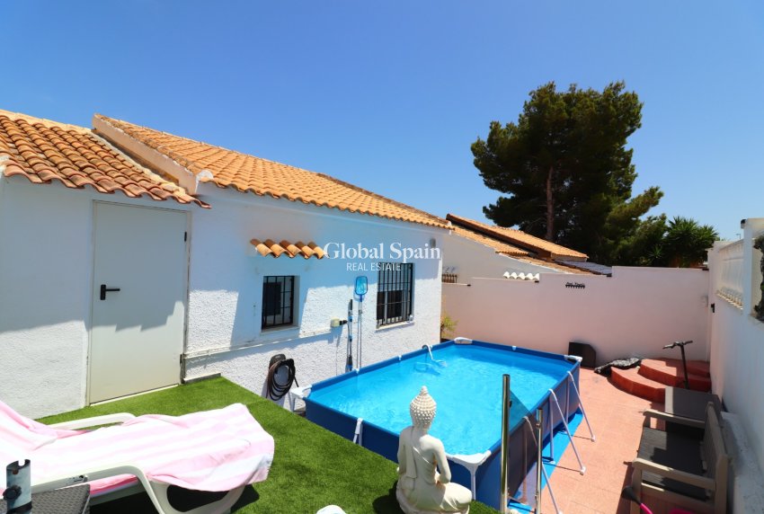 Wederverkoop - VILLA -
ORIHUELA COSTA - Villamartin