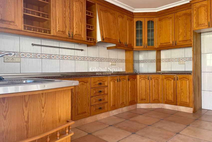 Wederverkoop - Villa -
ORIHUELA COSTA - VILLAMARTÍN