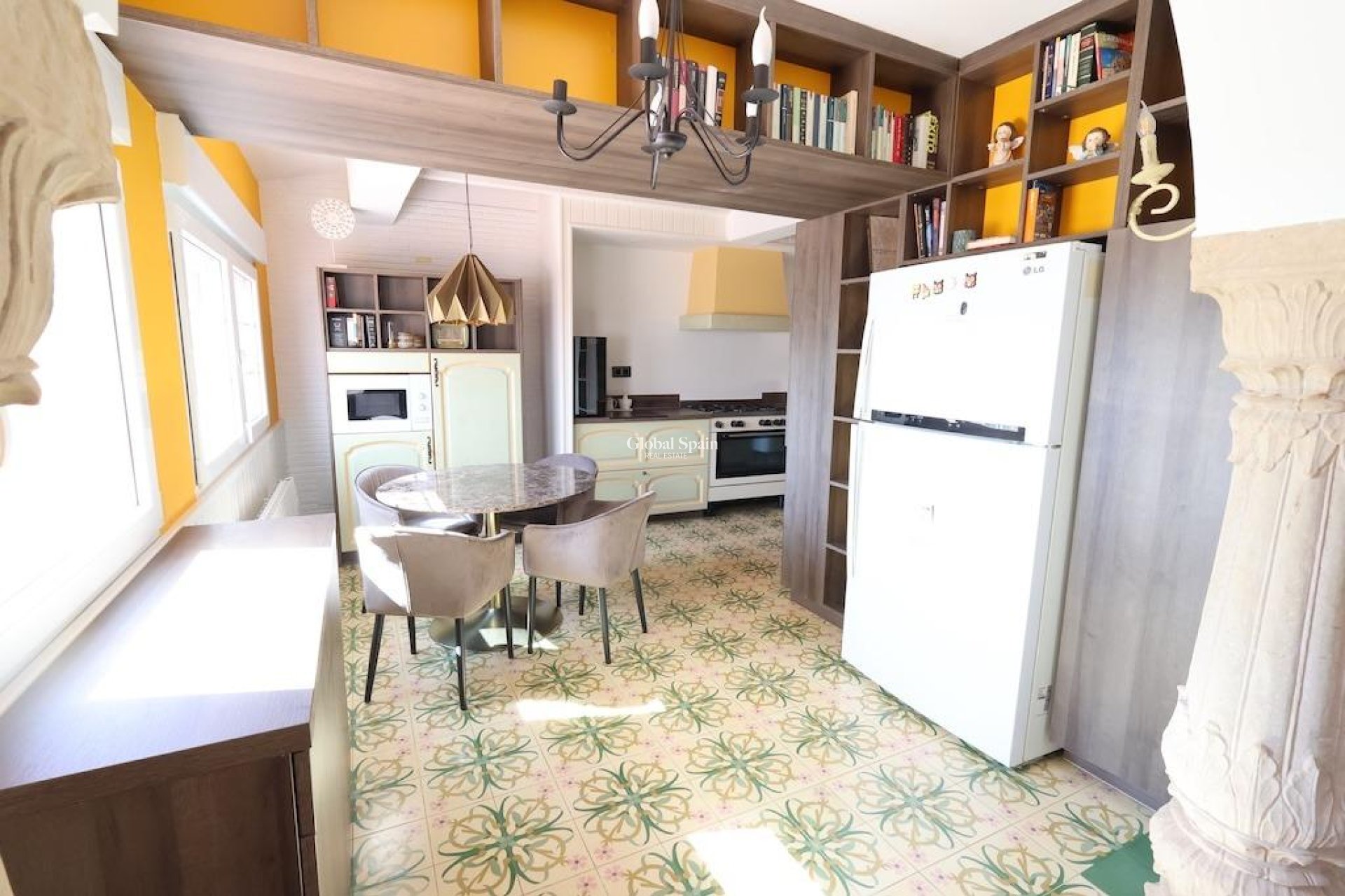 Wederverkoop - Villa -
ORIHUELA COSTA - VILLAMARTÍN