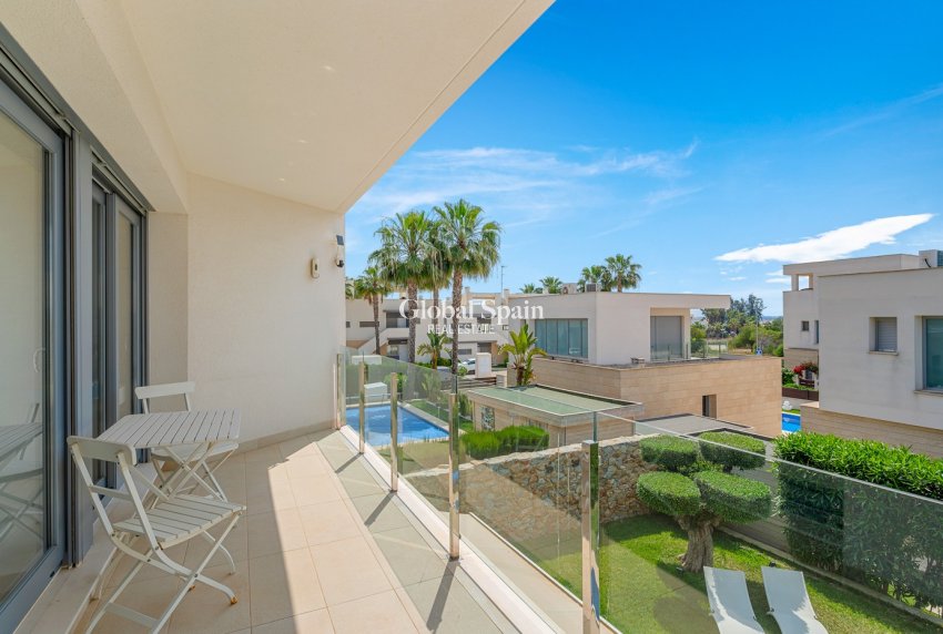 Wederverkoop - Villa -
ORIHUELA COSTA - Vistabella Golf