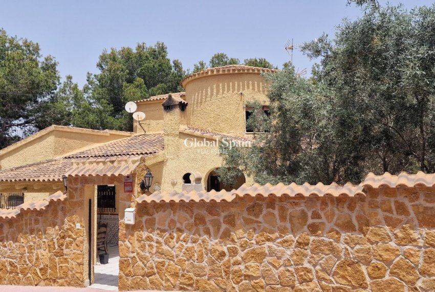 Wederverkoop - VILLA -
ORIHUELA - Inland