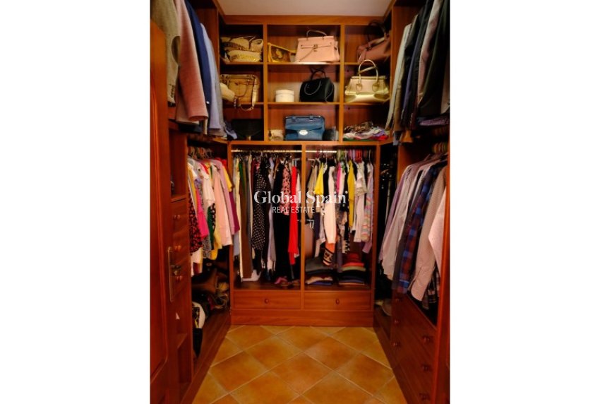 Wederverkoop - VILLA -
ORIHUELA - Inland