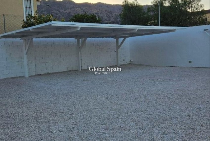 Wederverkoop - VILLA -
ORIHUELA - Inland