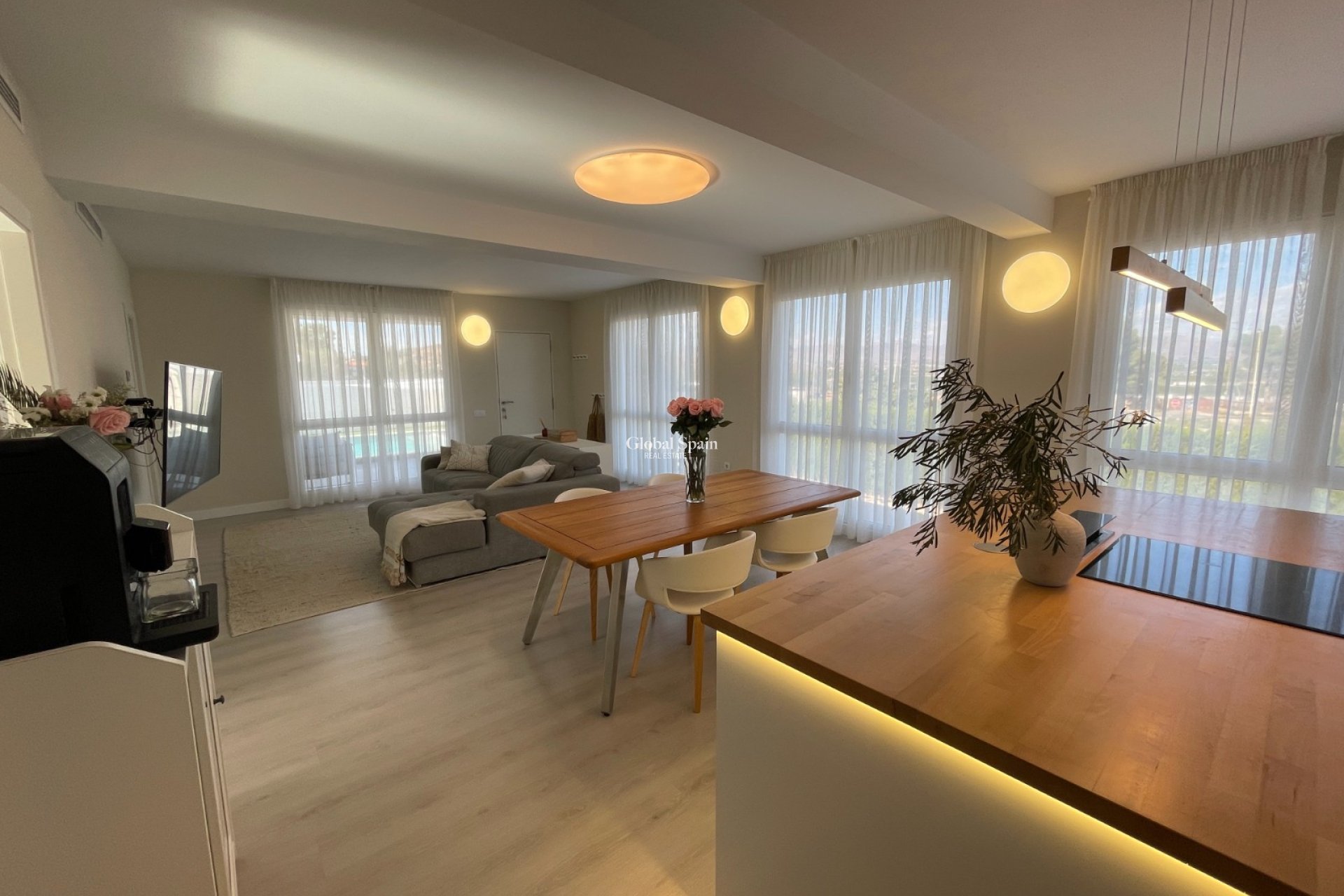 Wederverkoop - VILLA -
ORIHUELA - Inland