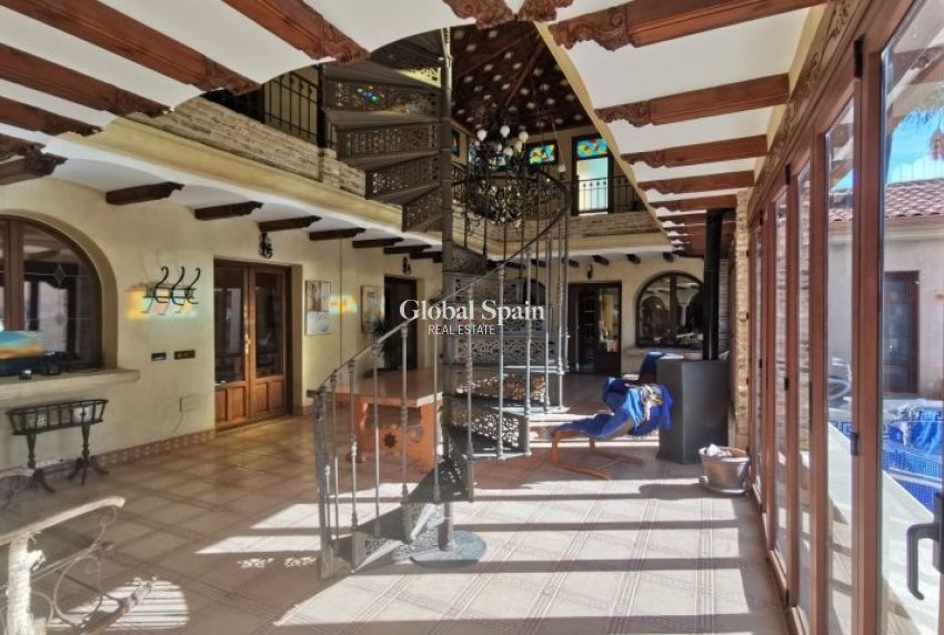 Wederverkoop - VILLA -
ORIHUELA - Inland