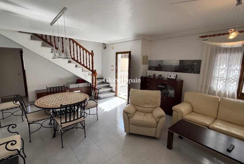 Wederverkoop - VILLA -
ORIHUELA - Inland