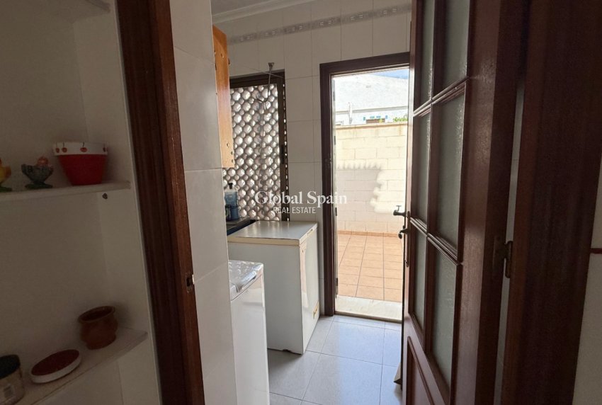 Wederverkoop - VILLA -
ORIHUELA - Inland