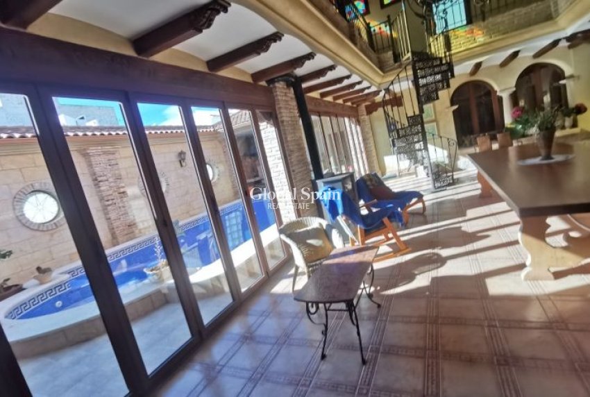 Wederverkoop - VILLA -
ORIHUELA - Inland