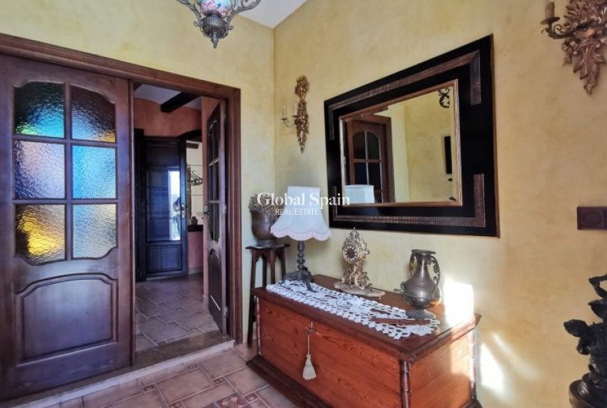 Wederverkoop - VILLA -
ORIHUELA - Inland