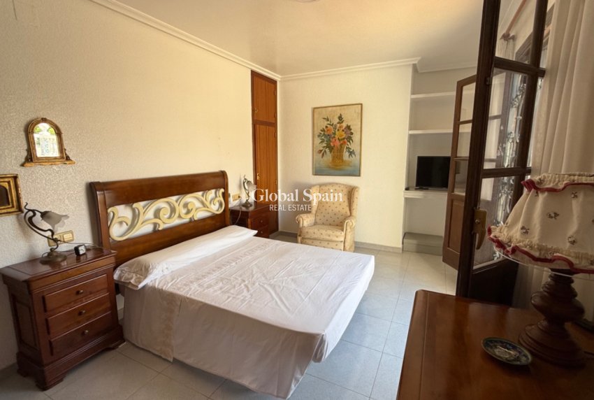 Wederverkoop - VILLA -
ORIHUELA - Inland