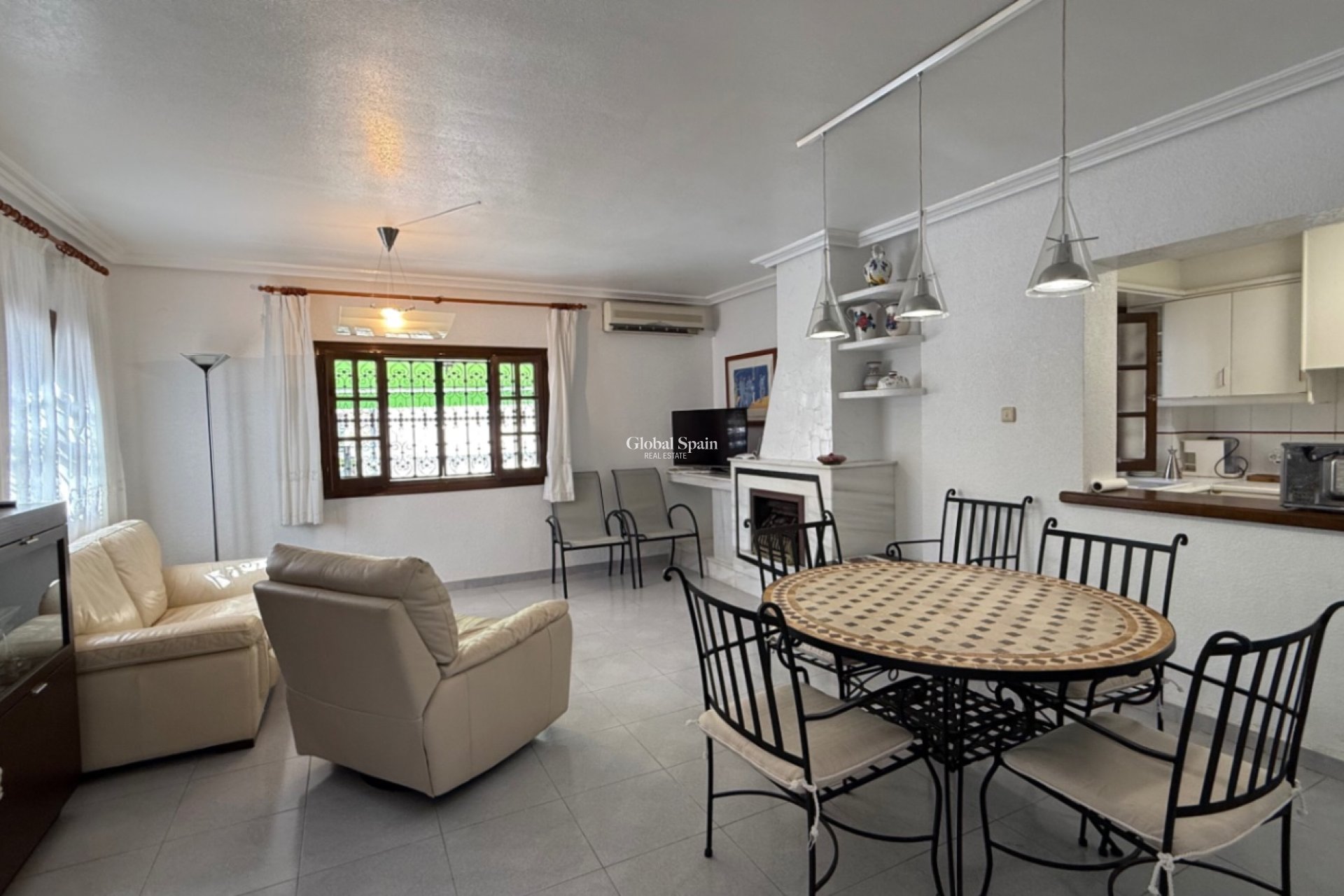 Wederverkoop - VILLA -
ORIHUELA - Inland