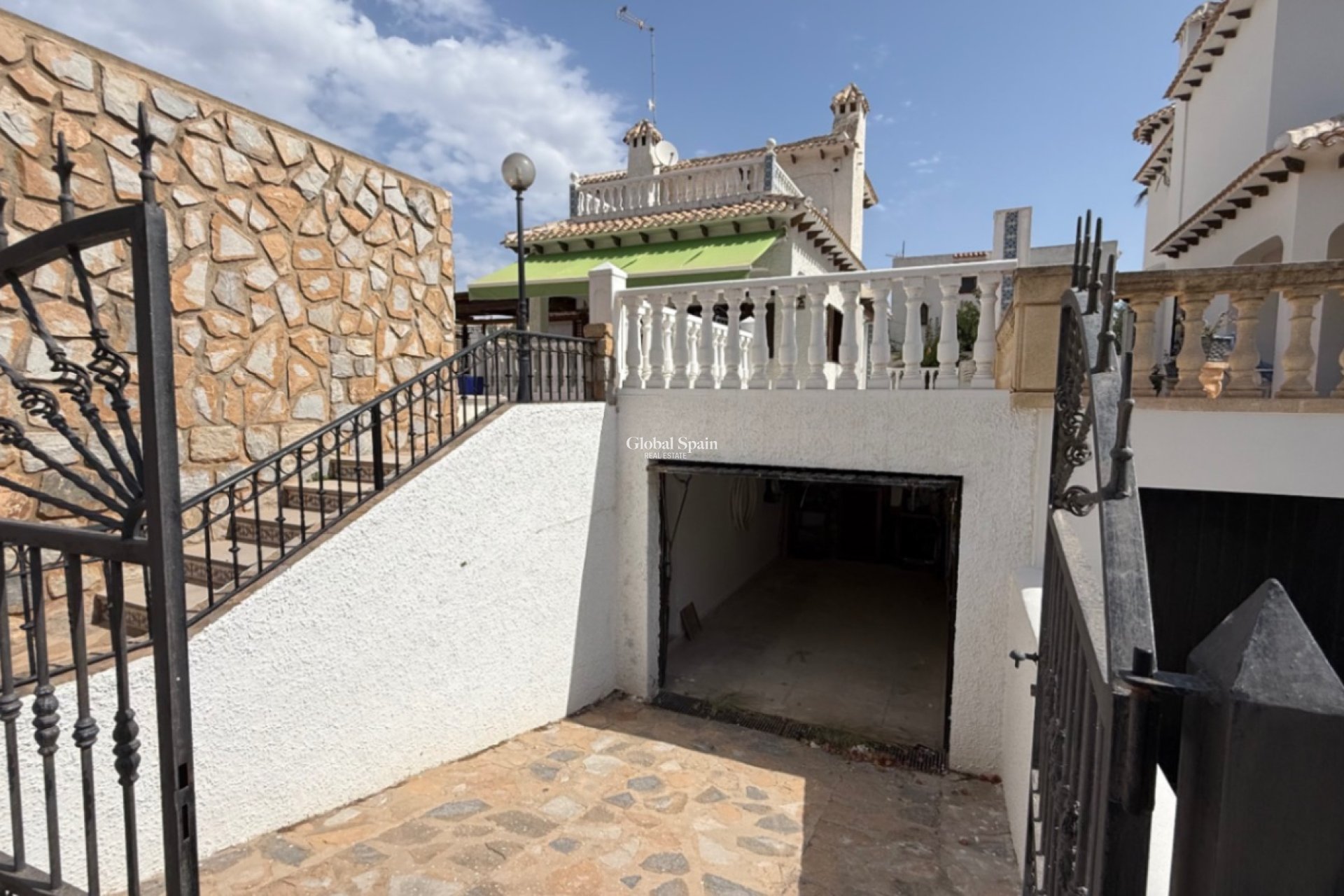 Wederverkoop - VILLA -
ORIHUELA - Inland
