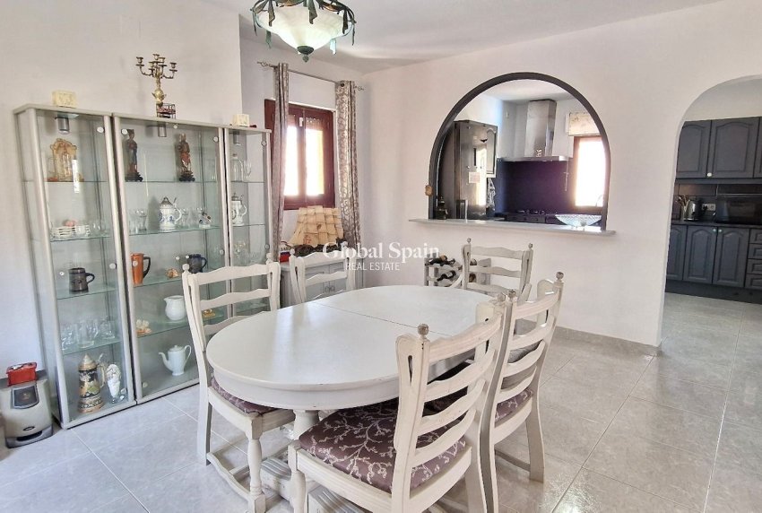 Wederverkoop - VILLA -
ORIHUELA - Inland