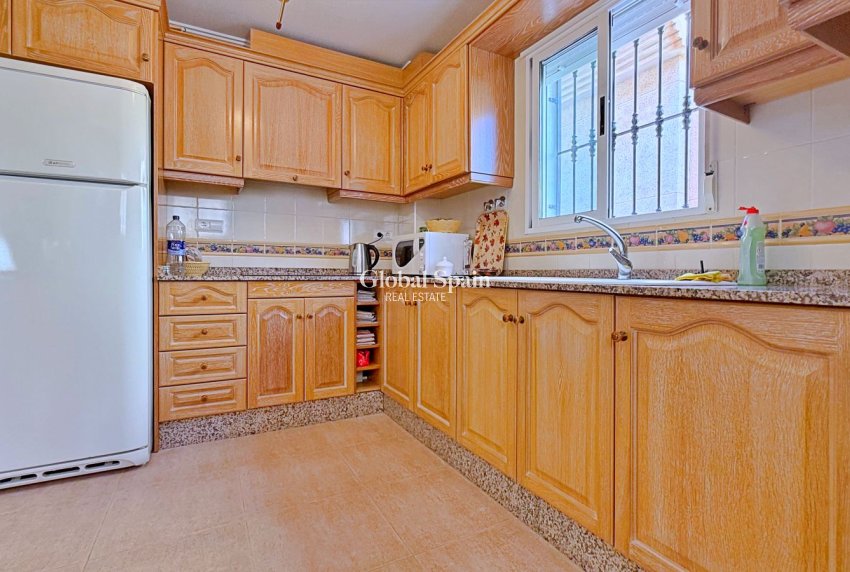 Wederverkoop - VILLA -
ORIHUELA - Inland