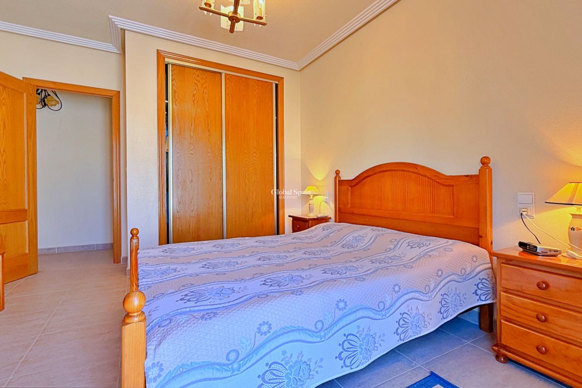 Wederverkoop - VILLA -
ORIHUELA - Inland