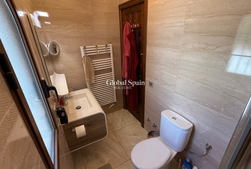 Wederverkoop - VILLA -
ORIHUELA - Inland
